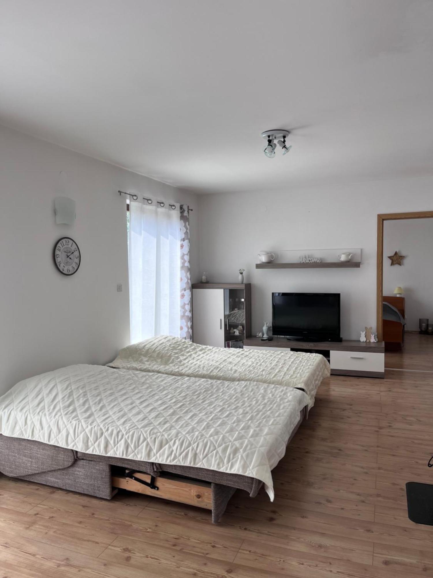 Apartment Vista Lupoglav  Екстериор снимка